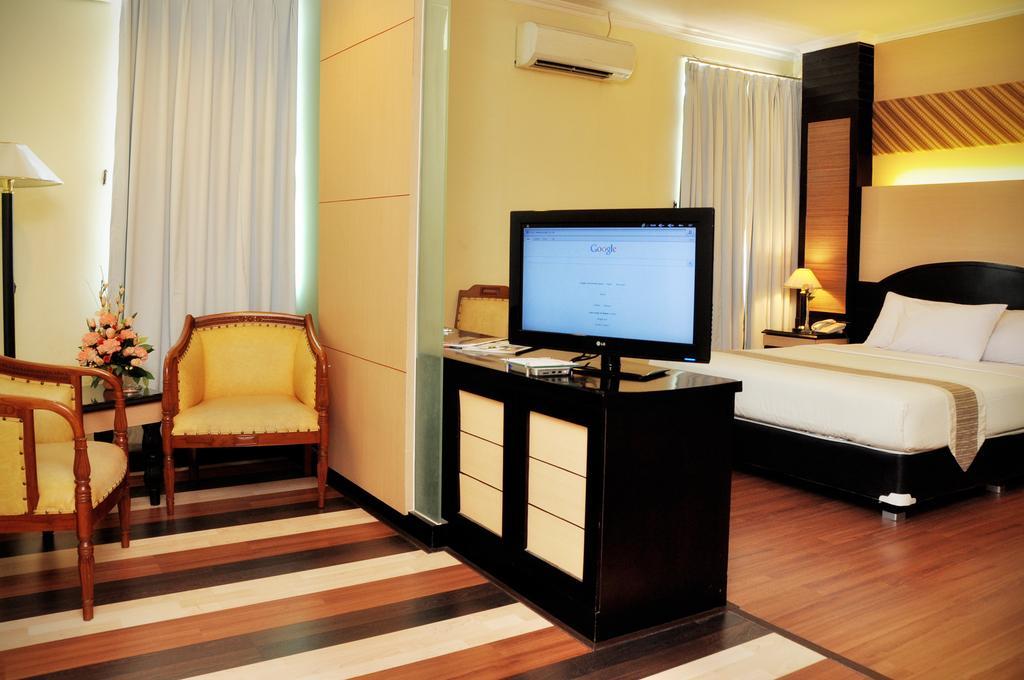 Pandanaran Hotel سيمارانغ المظهر الخارجي الصورة